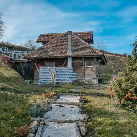 Etno Kompleks Orahovac - Vajat Slavuj Arandjelovac