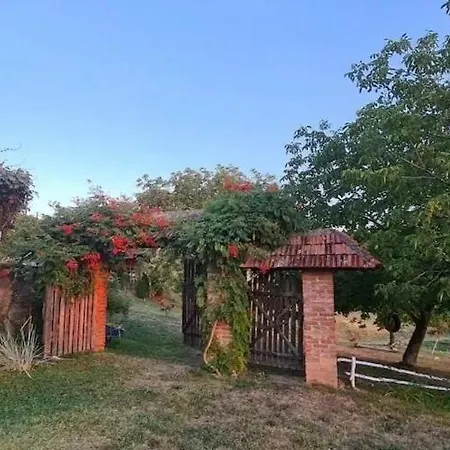 Etno Kompleks Orahovac - Vajat Slavuj Arandjelovac