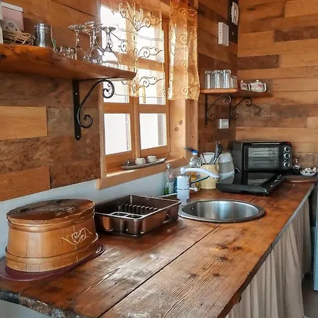 Etno Kompleks Orahovac - Vajat Slavuj Chalet