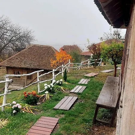 Chalet Etno Kompleks Orahovac - Vajat Slavuj